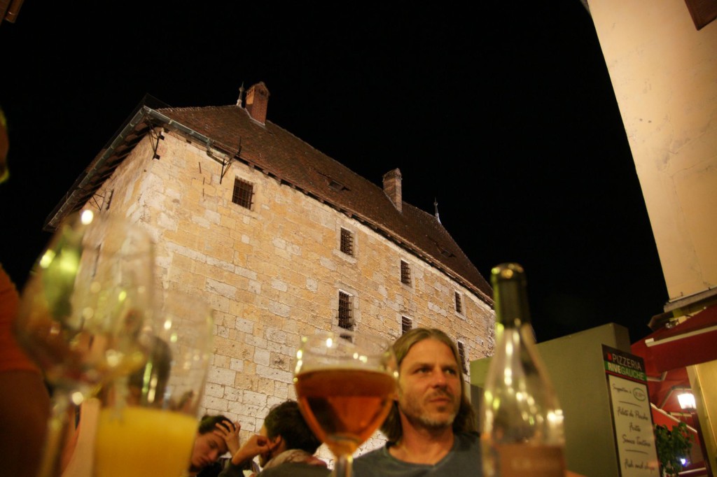 Ein wunderbarer Sommerabend in der Vielle Ville (Altstadt) von Annecy