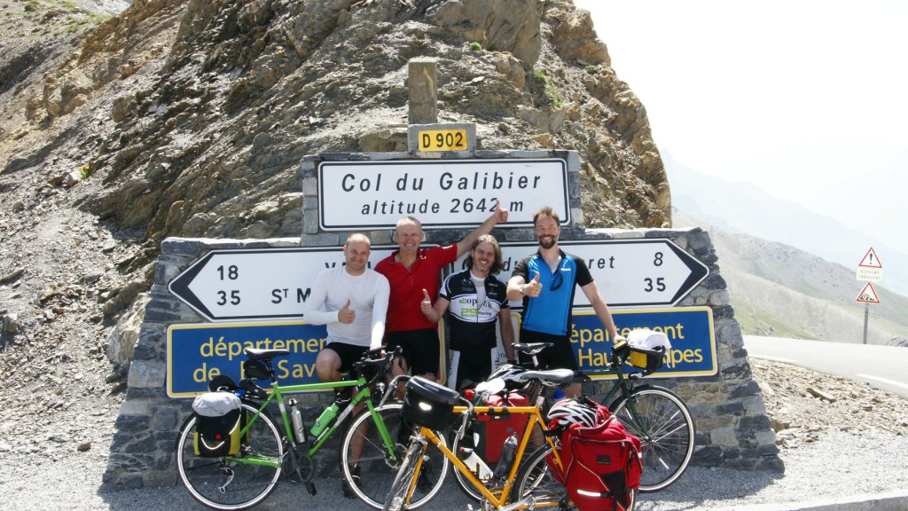 Im Michelin Reiseführer steht zum Col du Galibier: "Ein Reise wert" ... das können wir nur bestätigen! Grandios!