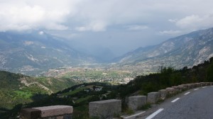 Am Anfang des Anstiegs zum Col de Vars war das Wetter noch o.k.. Hier ein Blick zurück nach Norden, wo wir am Tag zuvor herkamen.